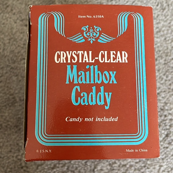 Vintage plastic mailbox caddy - Picture 5 of 11